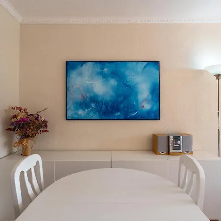 Pau Picasso Con Piscina Y Terraza En Apartamento